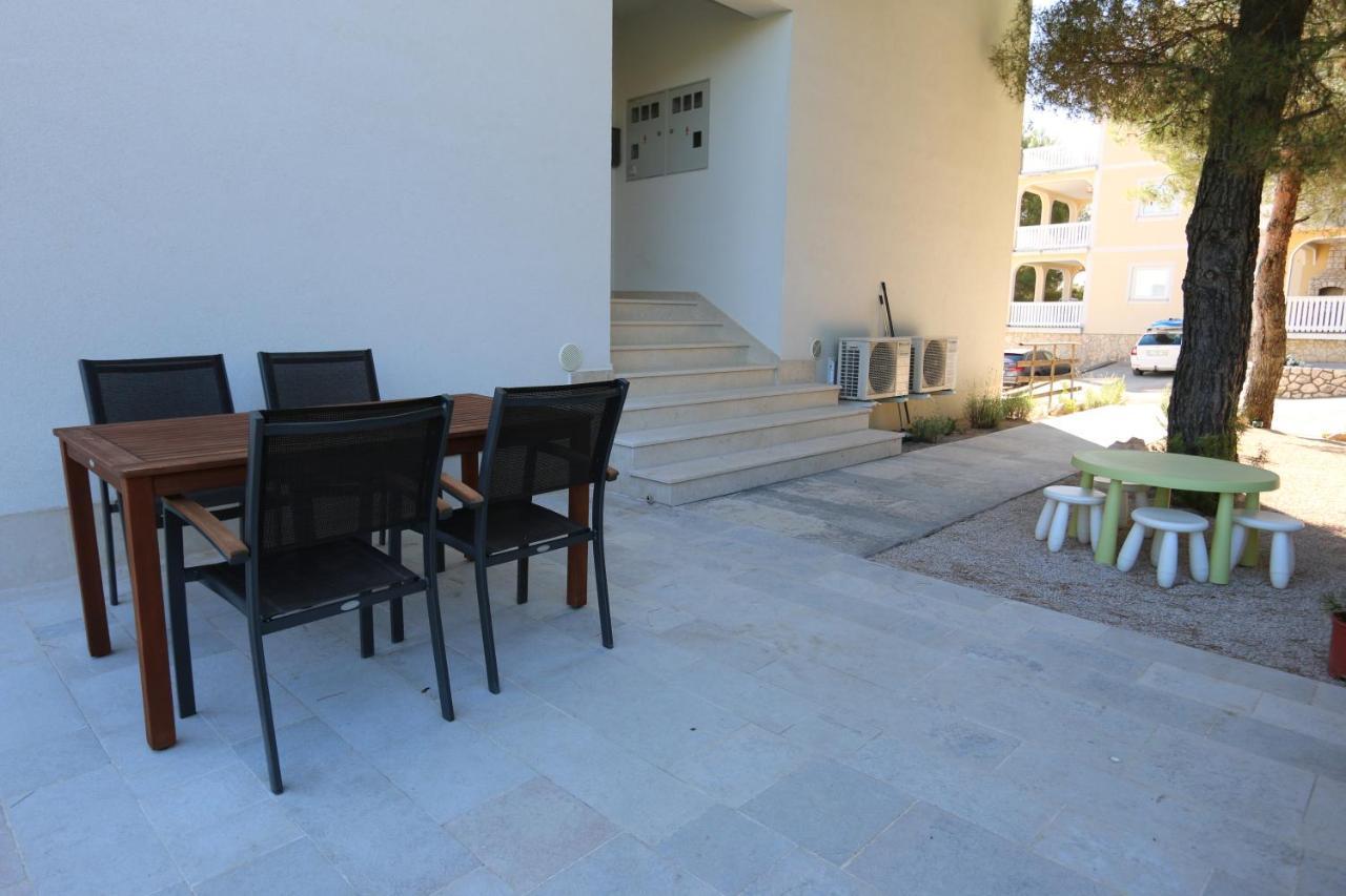 Apartments Roberta Šilo Εξωτερικό φωτογραφία