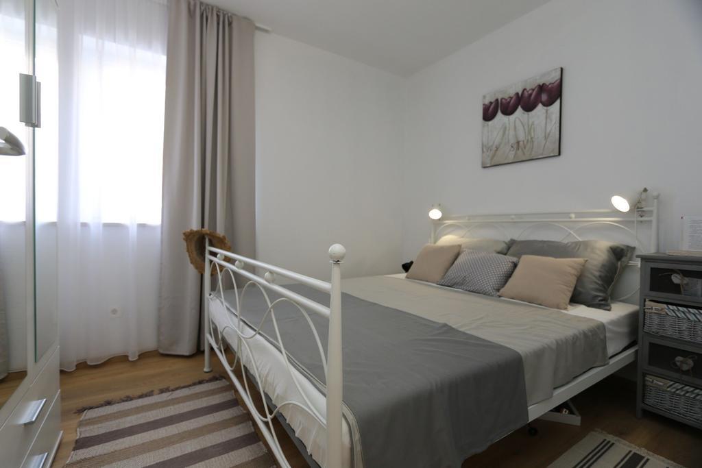 Apartments Roberta Šilo Εξωτερικό φωτογραφία